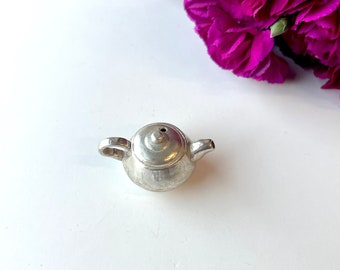 Mini tetera de metal