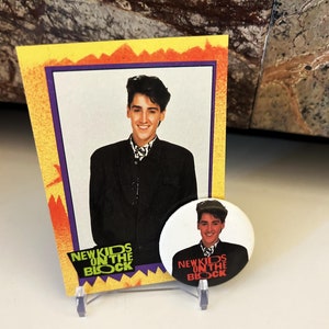 New Kids on the Block 1989 Jonathan Trading Card #53 and Pin