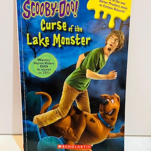 Libro de Scooby-Doo: La maldición del monstruo del lago, edición de bolsillo de 6x9 pulgadas.