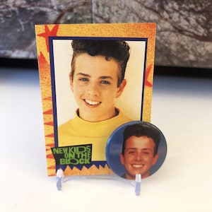 New Kids on the Block 1989 Joe Trading Card #74 and Pin