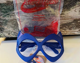 DC Superhero Girls Batgirl Mask Happy Meal toy