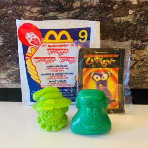 Crazy Bones 2000 Spielzeug Figur Musik und Scraps mit Sticker Karte
