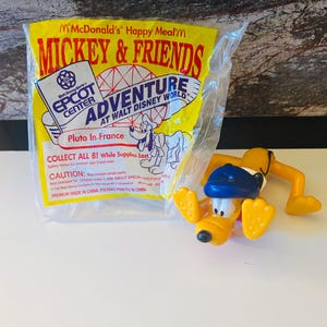 Pluto in France Mickey Figures Adventure 1993 Happy Meal Toy Figure