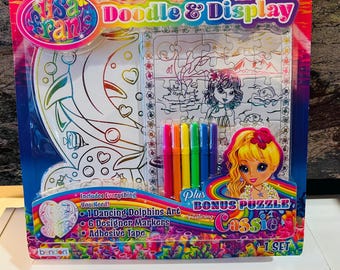 Kit de dibujo y exhibición de Lisa Frank de 11 x 12 pulgadas