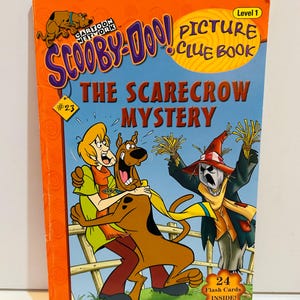 Puede incluir: Un juego de tres tazas de cerámica con un acabado moteado y mate. Las tazas son en tonos crema, gris claro y gris oscuro. Cada taza tiene un diseño simple y minimalista, ideal para café o té.