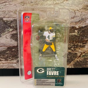 McFarlane 2005 Brett Favre 3 inch Figure Green Bay Packers series 2