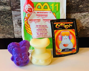 Crazy Bones 2000 Top Hat and Doc with Sticker Card