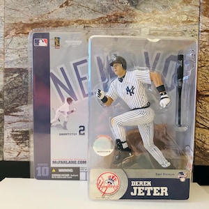 Derek Jeter McFarlane 2004 Series 10 Collectible Figure New York Yankees