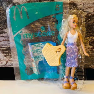 My Scene 2004 Beach Barbie Toy, Cake Topper