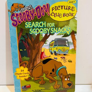 Puede incluir: Un juego de tres tazas de cerámica con un acabado moteado y mate. Las tazas son de color crema, gris claro y gris oscuro. Cada taza tiene un diseño simple y minimalista y un asa redondeada.