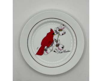 Vintage State Collector Souvenir Cardinal North Carolina Cardinal plate 7 3/4 in