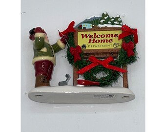 Department 56 NCC Club Welcome Home Sign Issued 2008 Snow Village 804014