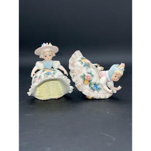 set of 2 Vintage Lefton Porcelain Figurines Girls In Bonnet & Girl Crawling Floral Dresses Japan