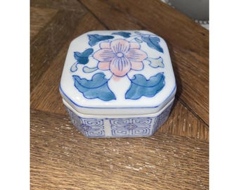 Vintage Small Porcelain Trinket Box Blue & White Square Pink Floral With Lid