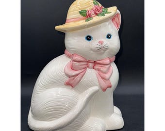 Vintage keramische 'scarlette' kattenkoektrommel met hoed en roze strik, handgeschilderde details 10,5 inch hoog charmant keukendecor