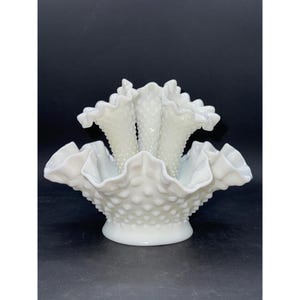 Fenton White Hobnail Milk Glass Epergne Vase With 3 Removable Horn Inserts