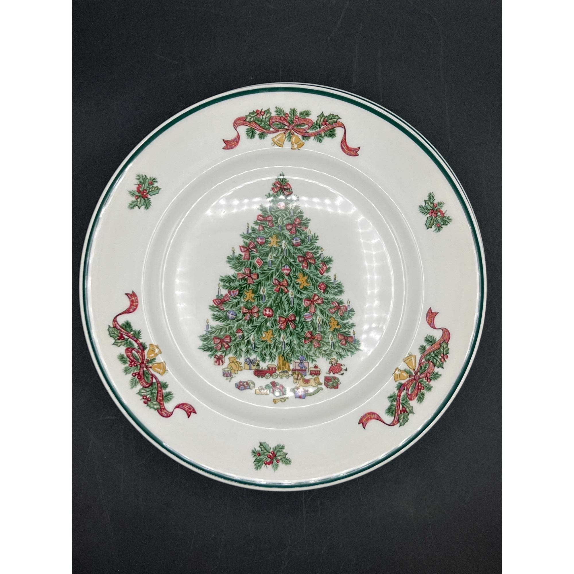 Johnson Brothers Victorian Christmas Tree Dinner Plate Set of Four