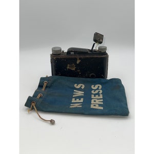 VTG Sears Roebuck Tower Folding 6x7 Roll Film Camera camera and Bag “news press”