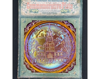 Indiana Glass Co. Assiette commémorative en verre Carnival Gold Independence Hall 1776-1976 Édition de collection dans sa boîte d'origine