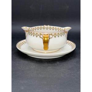 Haviland Limoges Schleiger 570 Vintage Gravy Boat W/ Under Plate 7&quot; Diameter 2.75&quot; Tall Discontinued Gold & White Porcelain