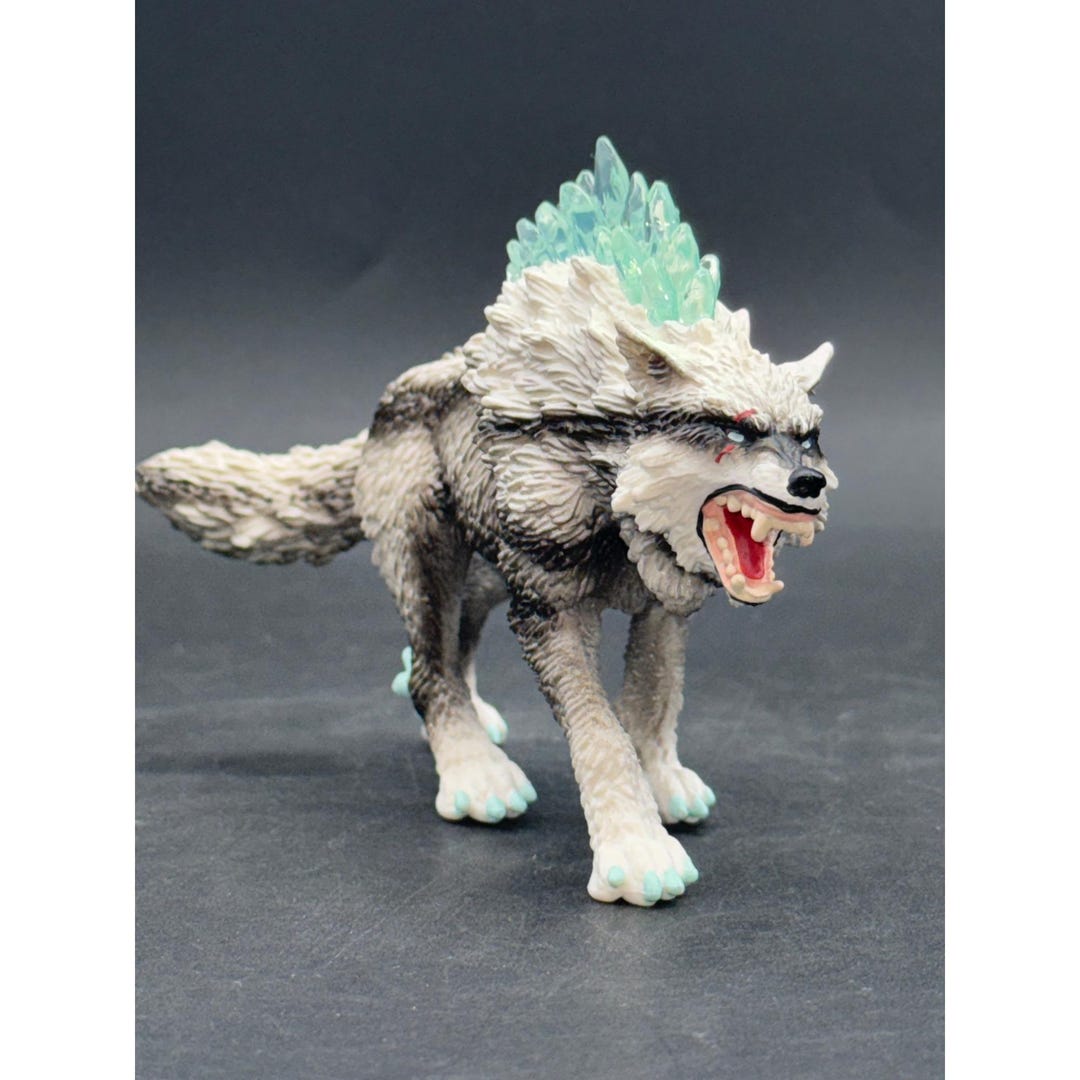 Fantasy Ice Wolf Figurine With Crystal Spine by Schleich 6