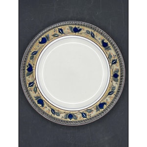 Mikasa Intaglio Arabella 8 3/8&quot; Salad Plate Dishwasher & Microwave Safe Vibrant Floral Design Made In Malaysia