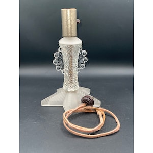 Vintage Ornate Hobnail Glass Lamp with Frosted Glass Star Base (works)