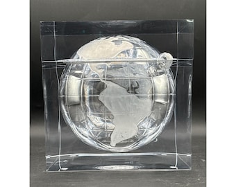 Vintage Rare 7x7x7 Carlisle Clear Acrylic Ice Bucket With Etched Globe Design