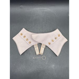 Antique Light Gray Spats Of Distinction With Original Box and hook Size 8 Classic Accessory Formal Attire