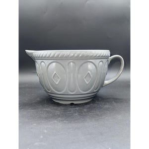 Mason Cash Gray Embossed Mixing Batter Bowl With Handle & Spout 7.5&quot; Diameter 5&quot; Tall