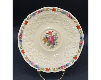 Plato vintage Crown Ducal Gainsborough Inglaterra de la década de 1920 con relieve floral, 15 cm de diámetro, porcelana vintage para decoración del hogar.