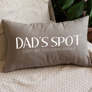 Almohada con el texto "Dads Spot", regalo para el día del padre, funda de almohada divertida para papá, funda de almohada personalizada, almohada personalizada, almohada con monograma, regalo de un niño