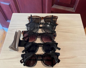 Minimalist Flat Sunglasses Display Stand – 5-Slot Tabletop Eyewear Organizer, 3D Printed