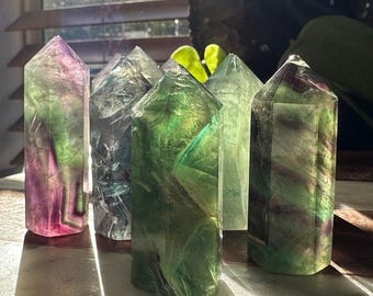 Minitorre de fluorita arcoíris: Punta de cristal gema