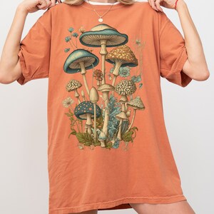 Mushroom Shirt, Aesthetic Mushroom Shirt, Botanical Shirt, Cottagecore Mushroom Shirt, Gifts for Mushroom lovers, inspirational shirt