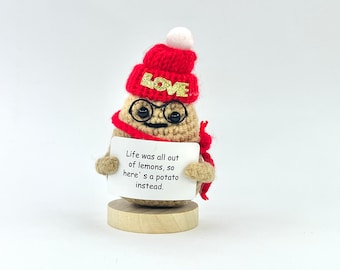 Handmade Positive Potato Crochet Plush – Cute Motivational Gift with Glasses & Beanie – Quirky Potato Decor – Encouragement Gift for Friends