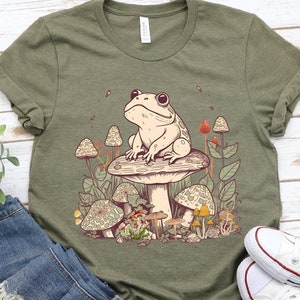 Retro Frog Tshirt,Cottagecore Aesthetic Shirt, Frog Lover Gift, Vintage Frog Graphic,Fairycore Mushroom Froggy Shirt, Birthday Gift For Her
