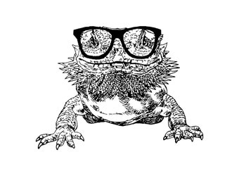 Op de afbeelding: Een zwart-witte lijntekening van een baardagame met een bril. De draak kijkt recht naar de kijker met een licht verbaasde uitdrukking.