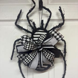 Black Glittering Spider for Front Door, Halloween Spider Decor, Black and White Bow Wreath, Spooky Halloween Door Hanger, Gothic Fall Decor