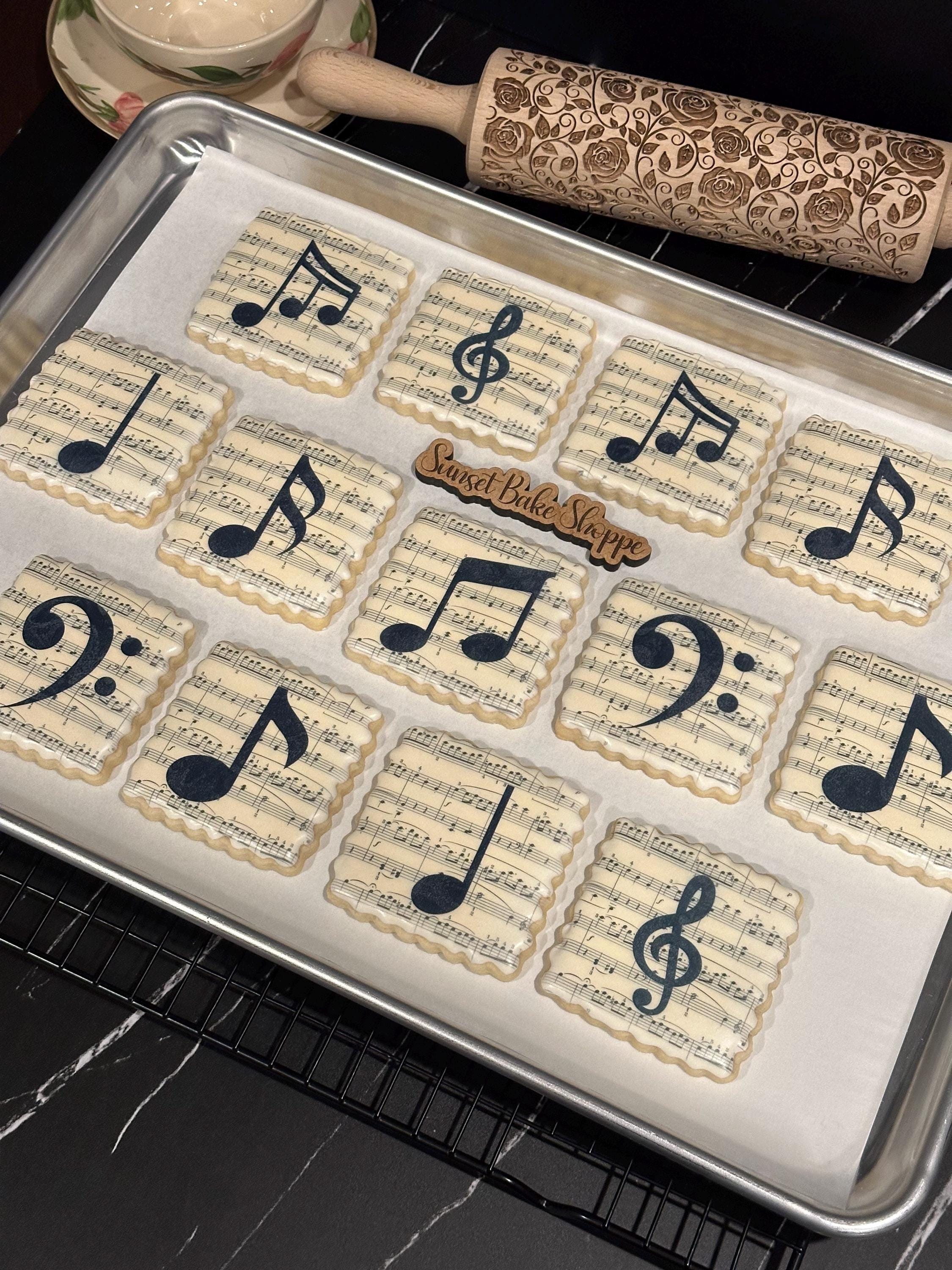 Santex Pappteller „Musikfeier“ – 10 Stück – 22,5 Cm – Schwarz/Weiß – Ideal Für Partys, Musik-Events & Kindergeburtstage Santex Pappteller „Musikfeier“ – 10 Stück – 22,5 Cm – Schwarz/Weiß – Ideal Für Partys, Musik-Events & Kindergeburtstage