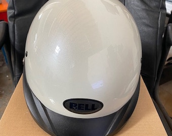 Bell Pit Boss Helmet (Gloss Pearl White - Medium 56-58 cm)