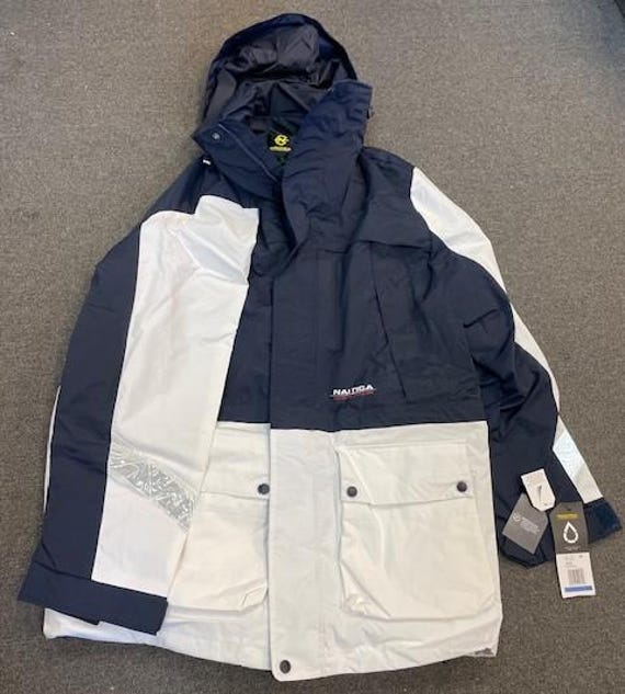 Nautica Men's Competition Sustainably Crafted Water-resistant