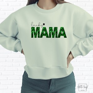 Fichiers de sublimation SVG PNG Lucky Mama, chemise femme Saint-Patrick, chemise shamrock, vêtements inspirés du patrimoine irlandais