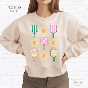 Camisa Floral de Pickleball SVG PNG | Arquivo Digital de Esportes Retrô para HTV, Sublimação, UV DTF | Adesivo para Camisa Esportiva, Camiseta de Pickleball Feminina para Presente