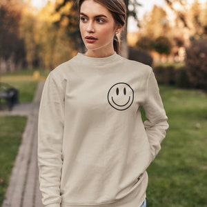 Smiley Face Crewneck Sweatshirt, Simple Smiley Sweatshirt, Oversized Smiley Face Crewneck with Smiley Print, Unisex Smiley Sweatshirt