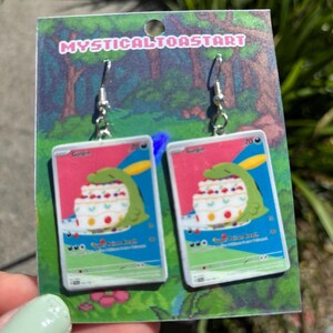 Mini orecchini con carte Pokémon - Gioielli fatti a mano per gamer, graziosi orecchini nerd, regalo per fan dei Pokémon, orecchini con carte del GCC, accessori per videogiochi retrò