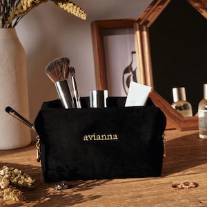 Trousse de maquillage avec nom personnalisé, Trousse de maquillage en velours, Cadeau pour elle, Cadeau de mariage, Cadeaux personnalisés de demoiselle d'honneur, Trousse de toilette de voyage, Cadeau de fête des mères image 9