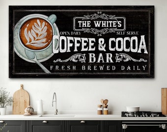 Może przedstawiać: Czarno-biały znak z tekstem "The White's Coffee & Cocoa Bar Fresh Brewed Daily" i rysunkiem filiżanki kawy z łyżeczką.