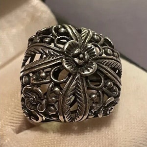 Elegant Vintage Large Embroidery Filigree Art Sterling Silver Statement Ring