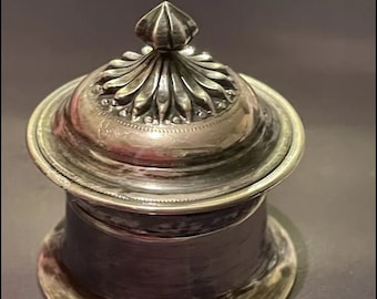 鮮やかなエナメルを施したヴィンテージのスターリングシルバー